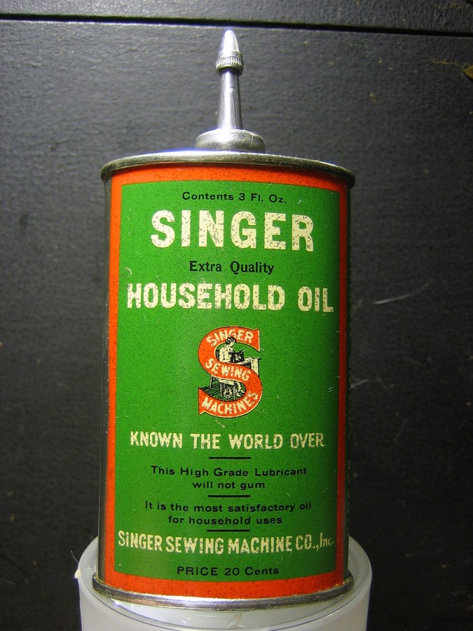 Vintage SINGER Sewing Machine OIL Green/Red Tin Can Advertising 4